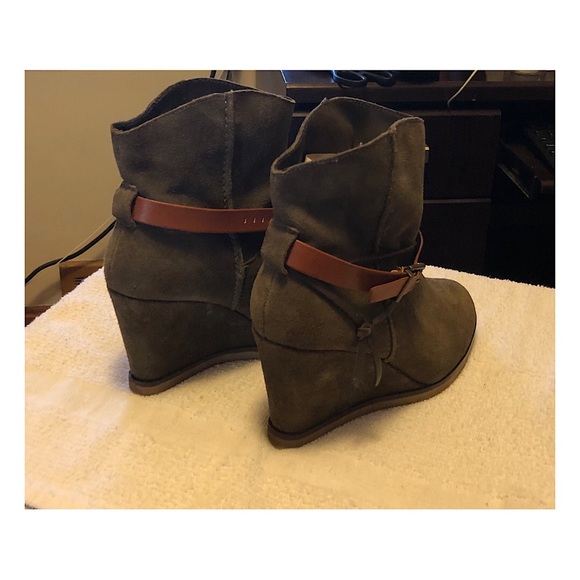 Mia Carrie Wedge Booties - Picture 2 of 4